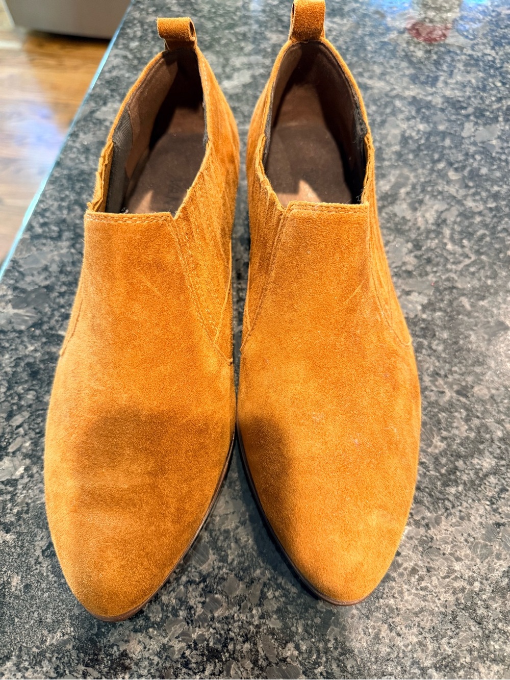 VANELi Women’s Tan Cognac Suede Chelsea Ankle Booties 8.5 W